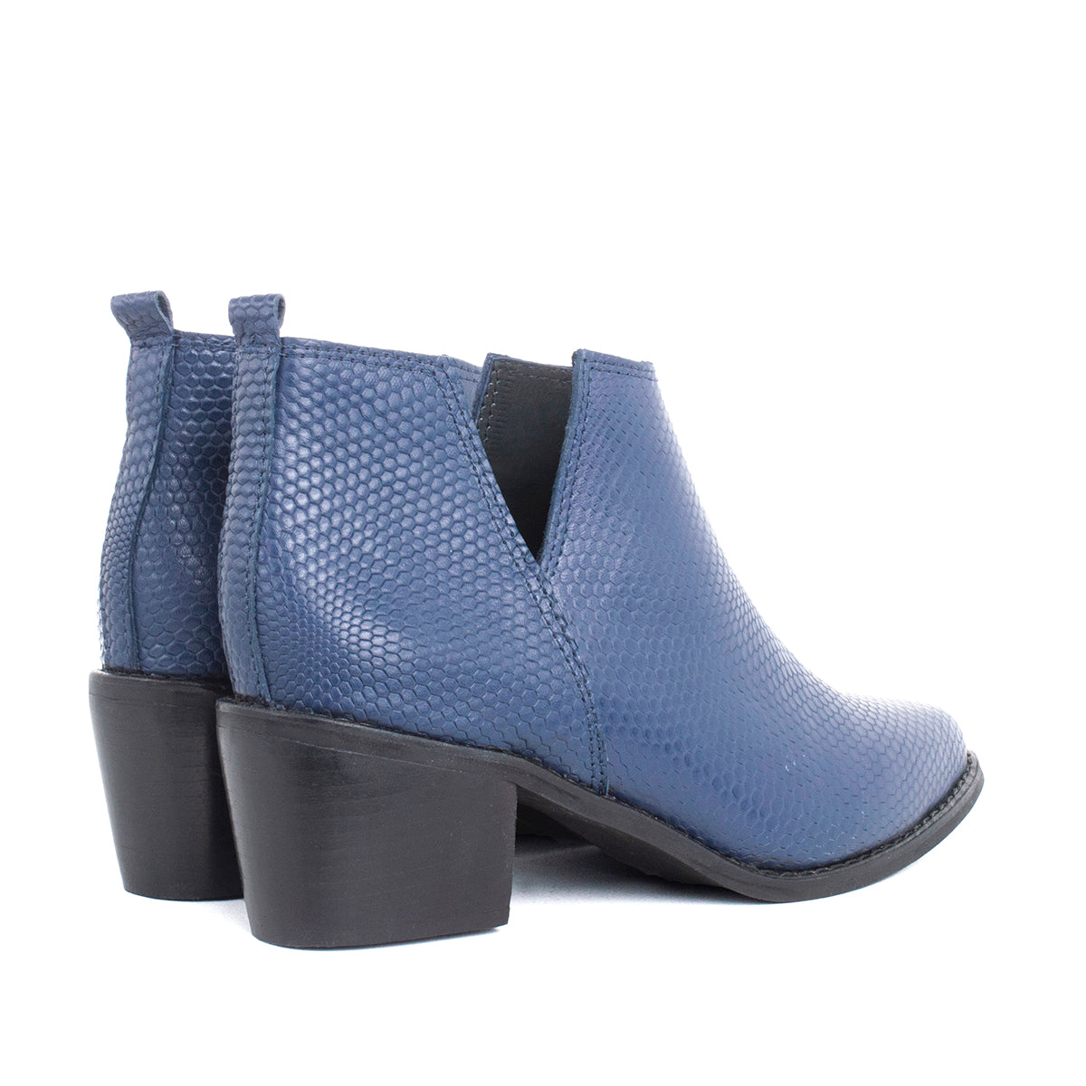 Botín de cuero texturizado color azul oscuro, para dama