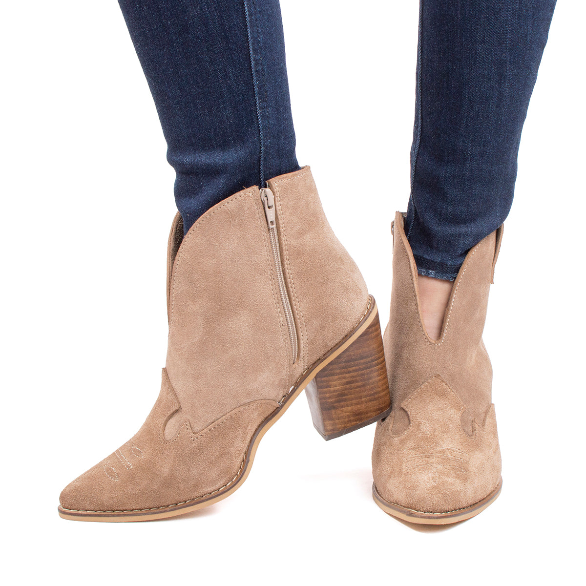 Botines texanos de cuero carnaza color taupe