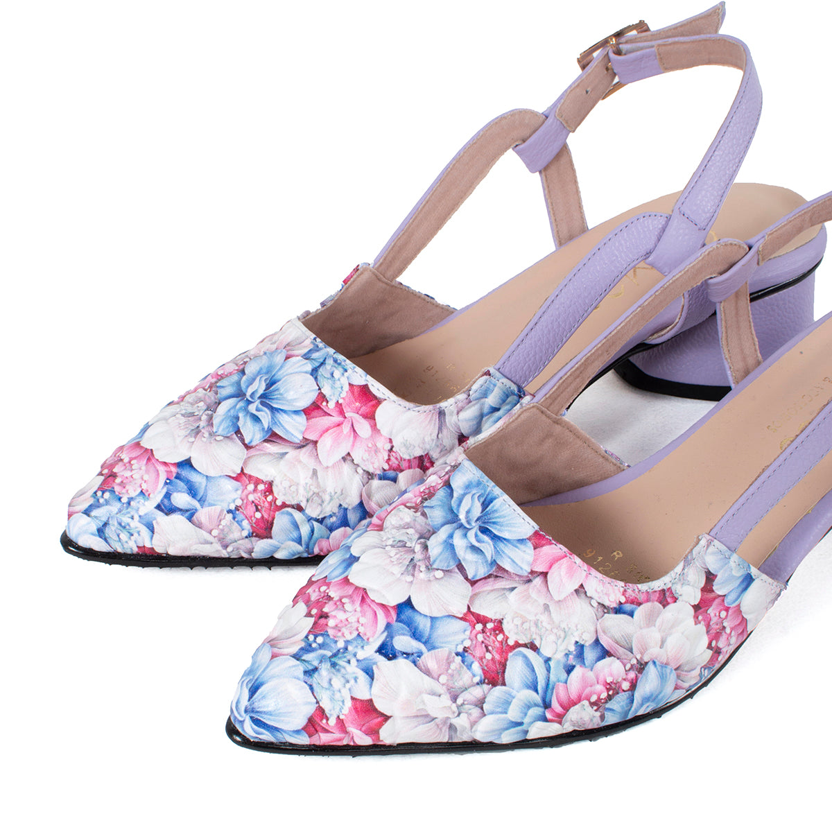 Trabillas en cuero color lila, capellada estampada