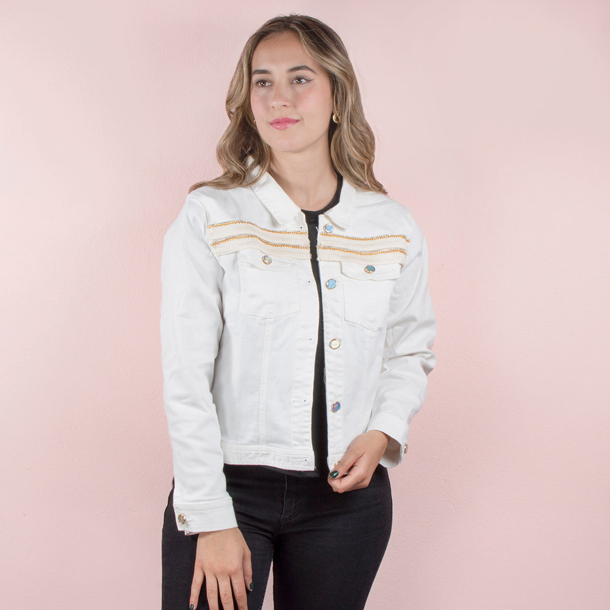 Chaqueta de jean color beige con franjas horizontales color naranja