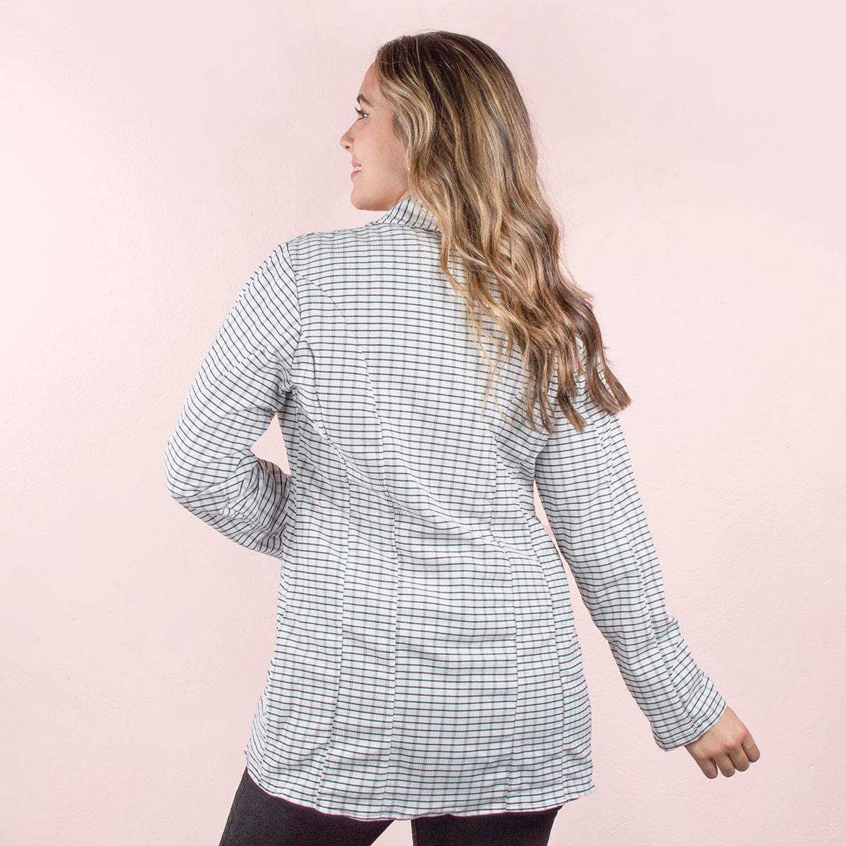 Blazer color blanco a cuadros