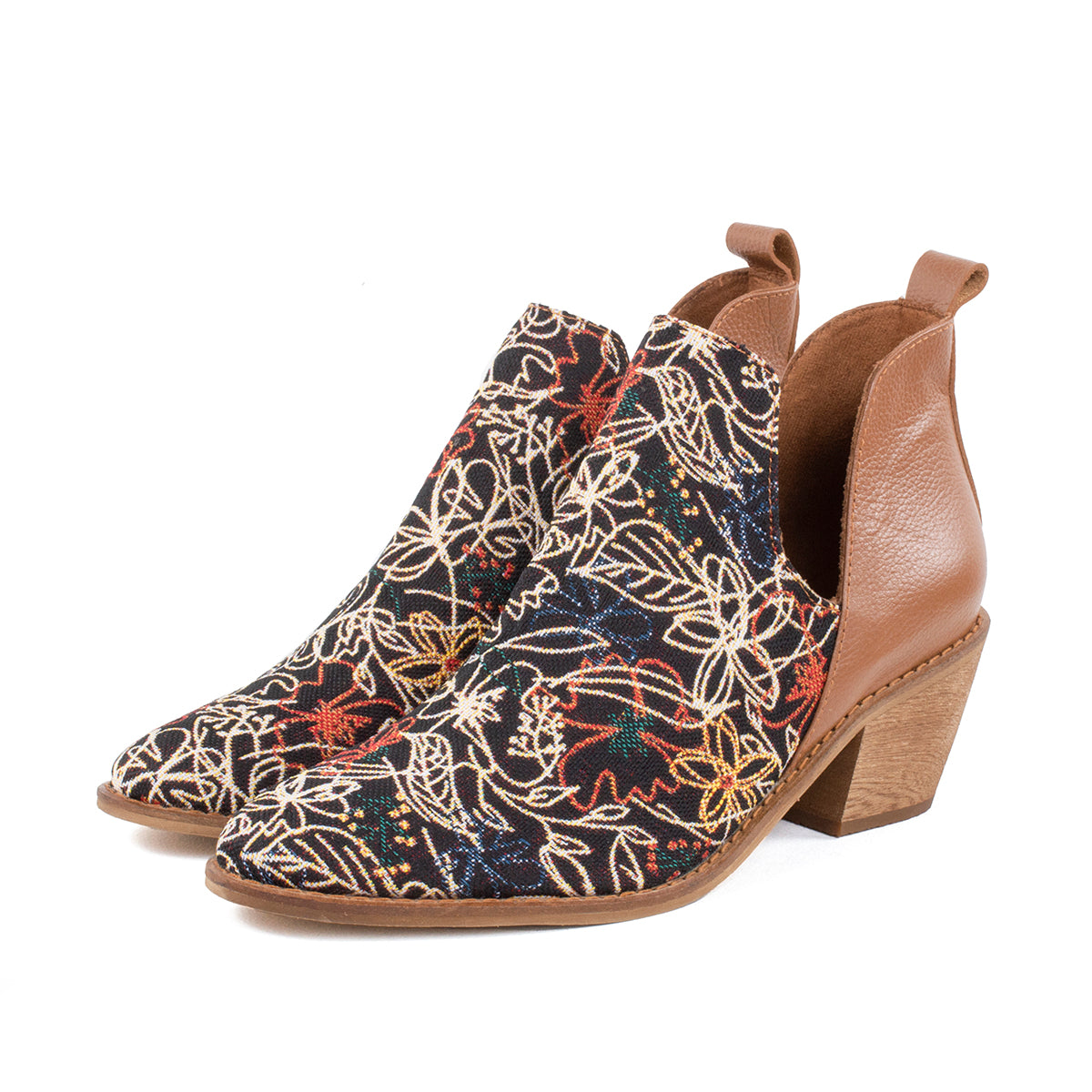 Botines con talón de cuero y capellada textil color estampado