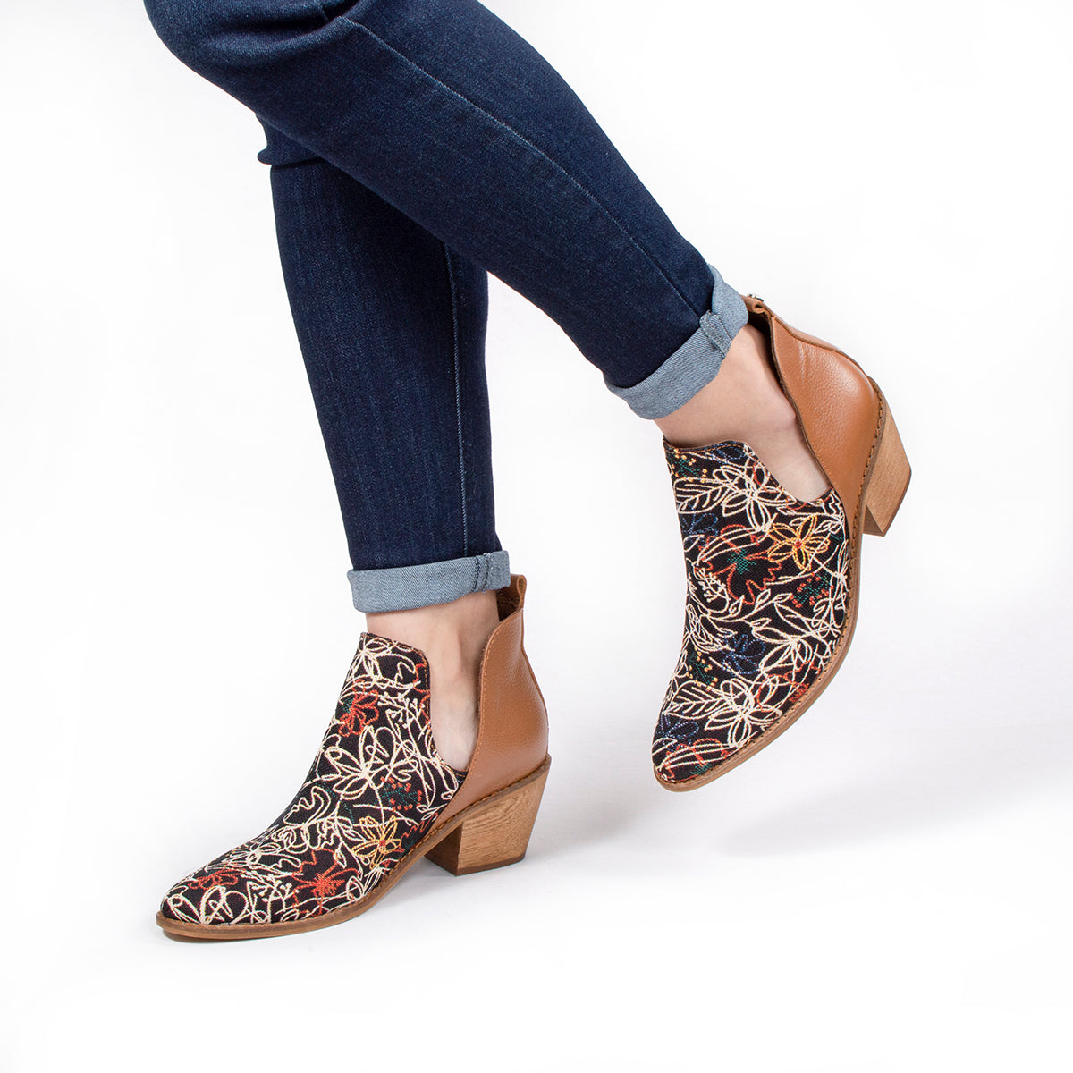 Botines con talón de cuero y capellada textil color estampado