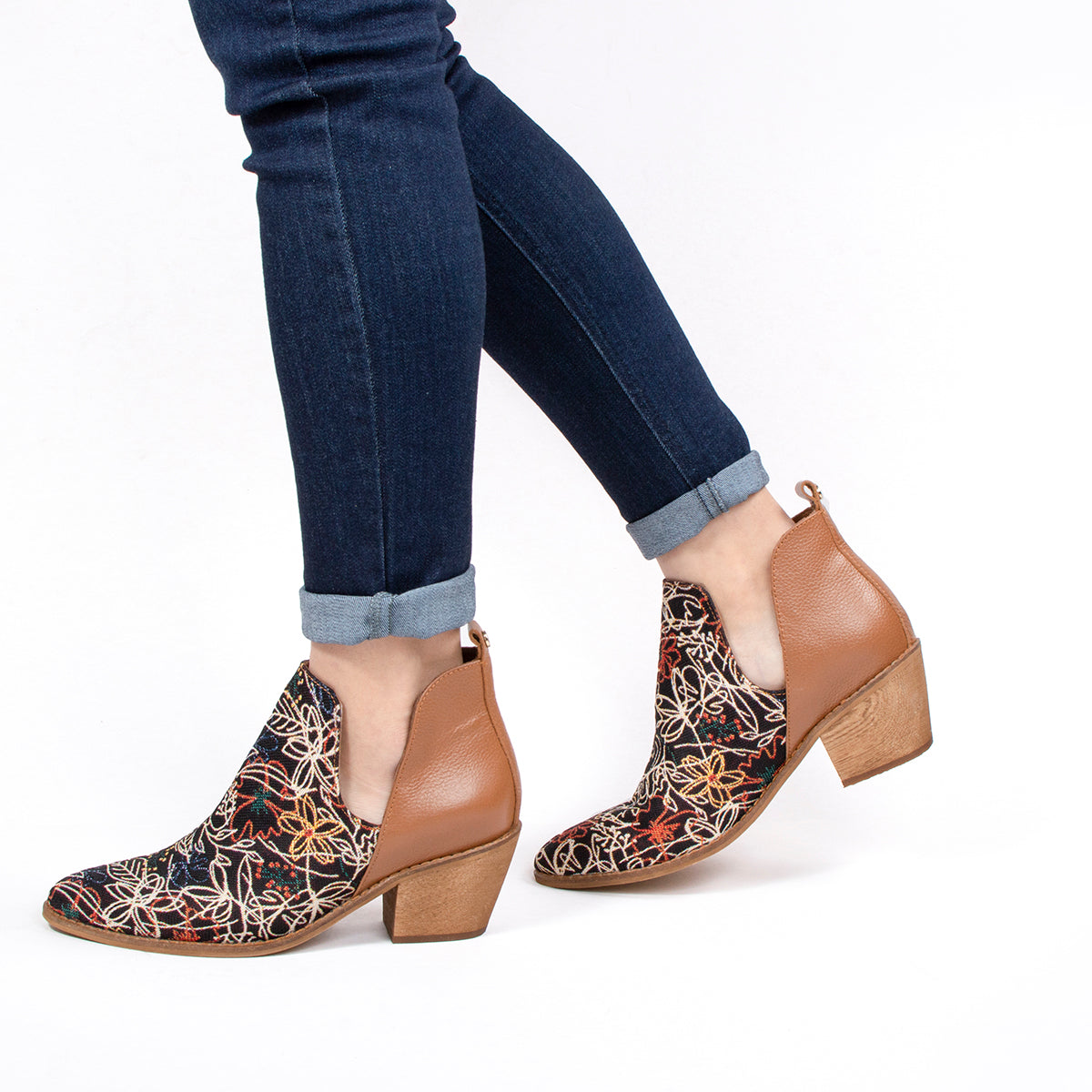 Botines con talón de cuero y capellada textil color estampado