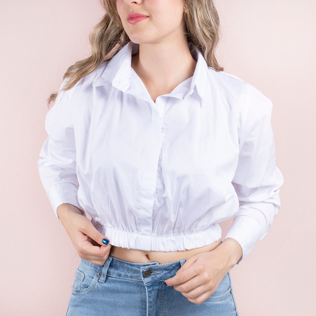 Blusa corta de manga larga color blanco