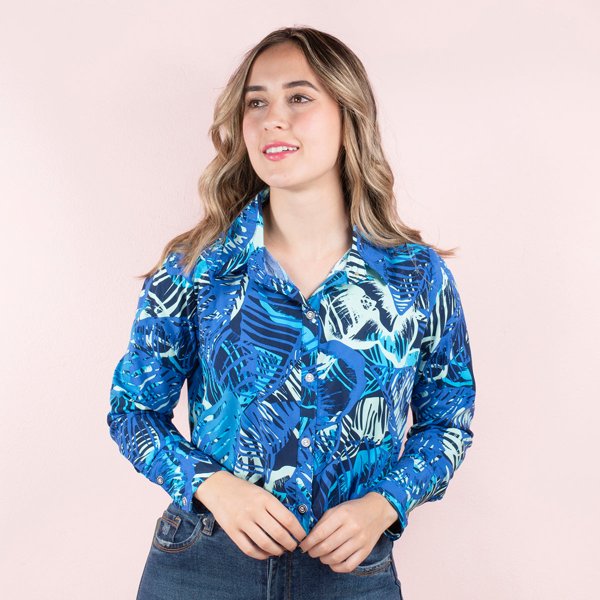Blusa color azul con estampado