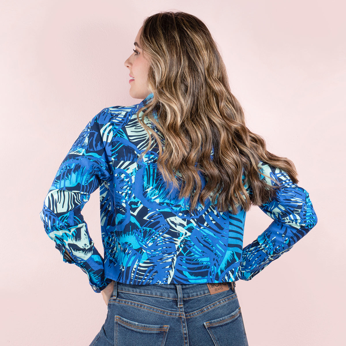 Blusa color azul con estampado