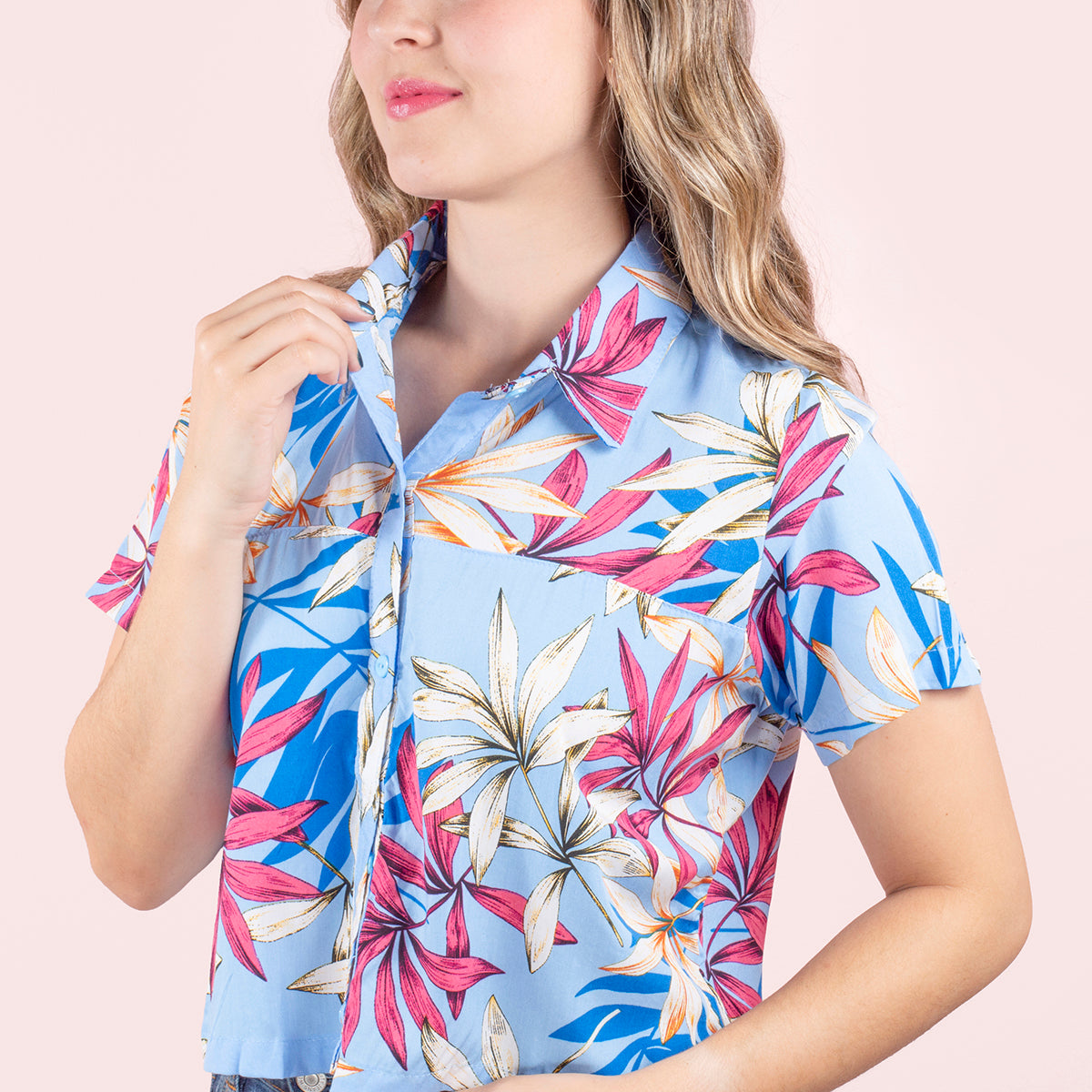 Camisa holgada color azul estampada