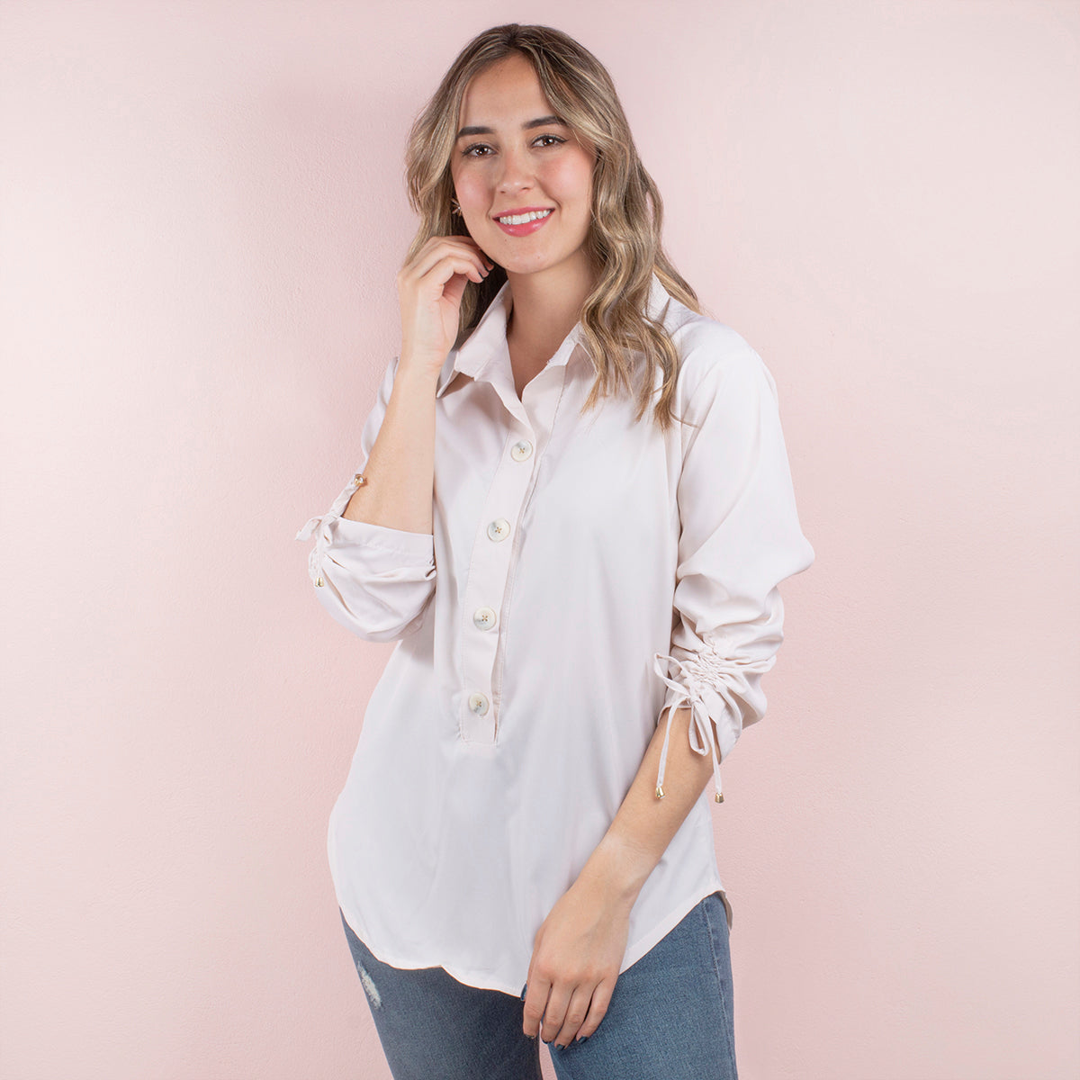 Camisa de manga recogida color beige