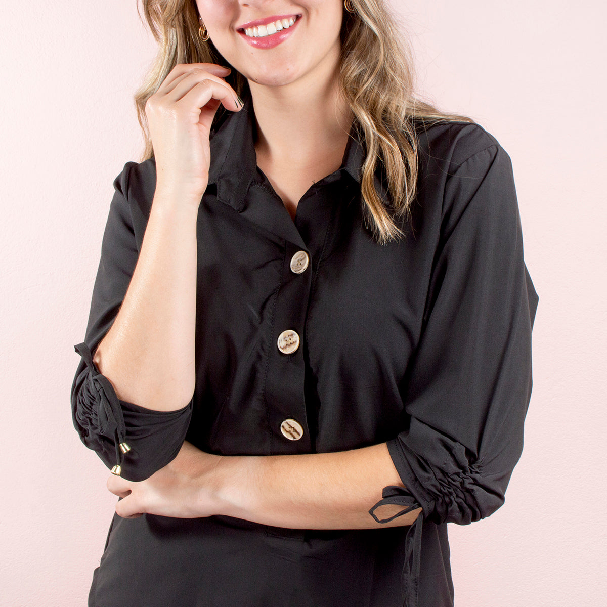 Camisa de manga recogida color negro
