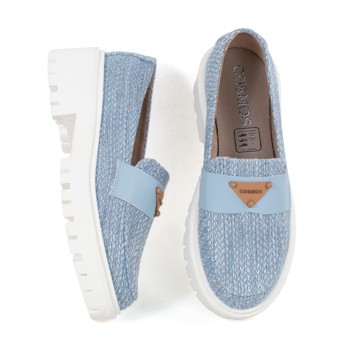 Mocasines de tejido color azul y suela blanca