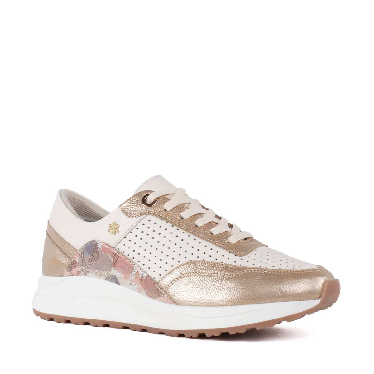 Tenis casuales de cuero color talco con laterales dorados