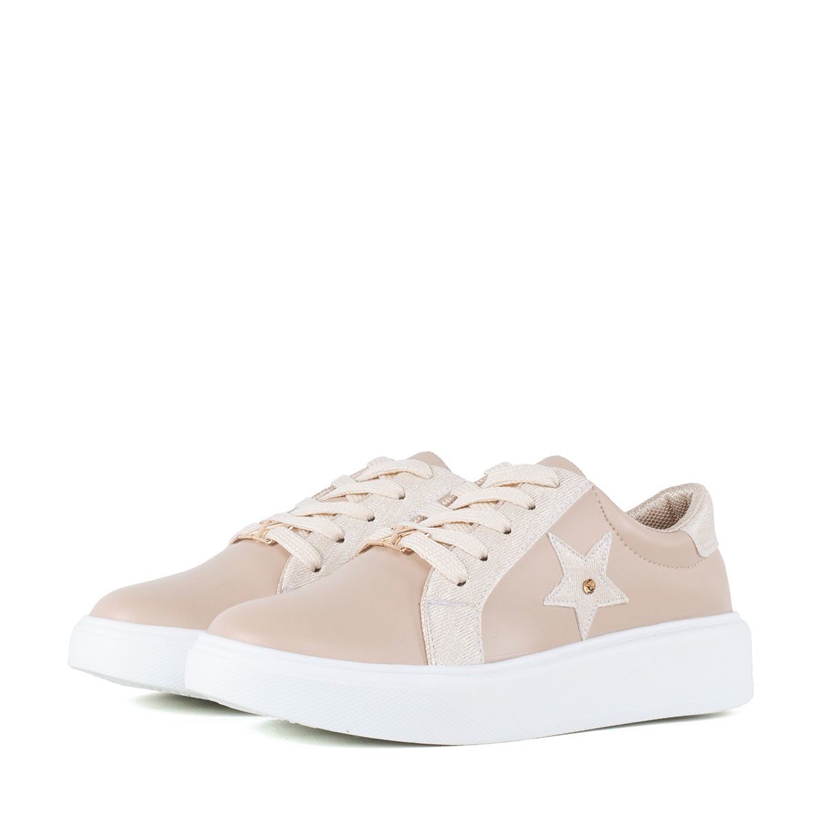 Tenis casuales color beige con detalle de estrella