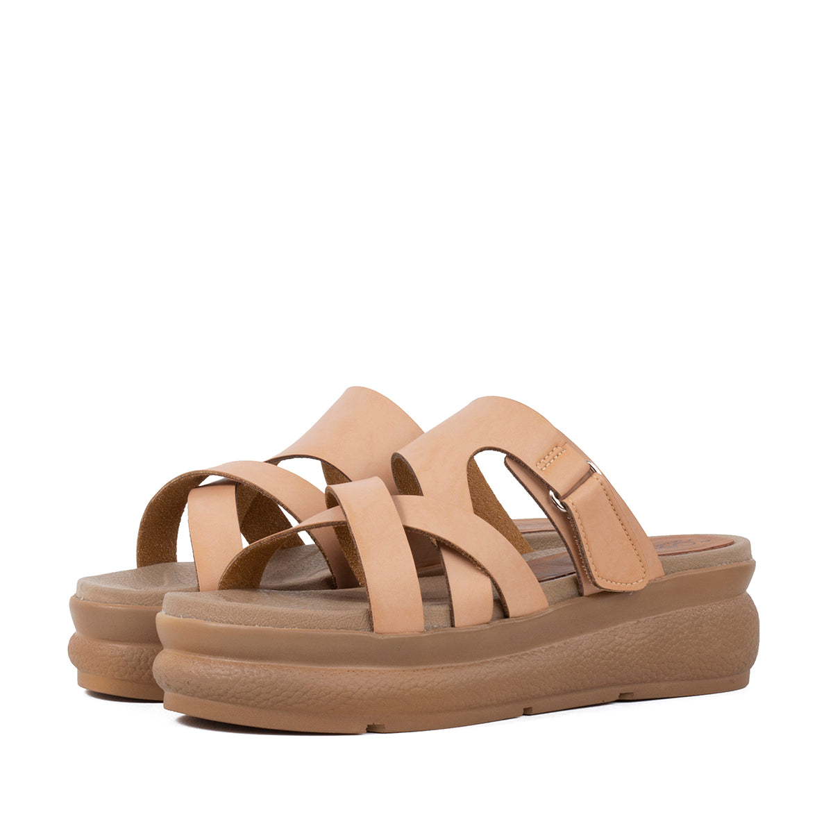 Sandalias color beige con correa