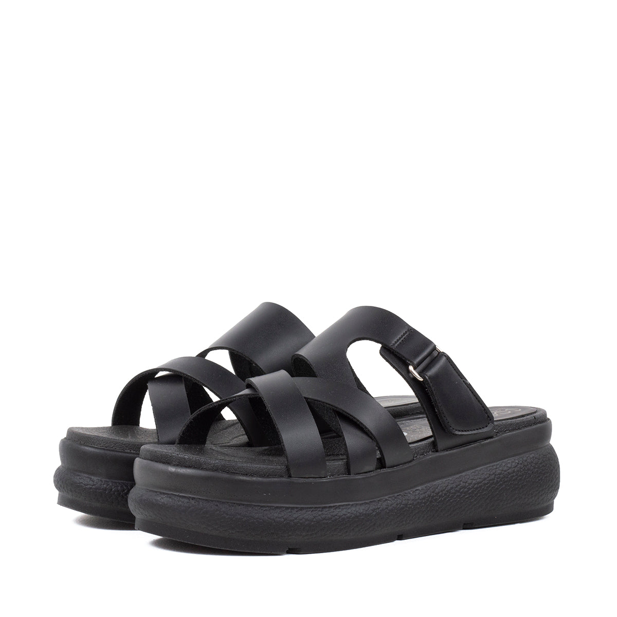 Sandalias color negro con correa