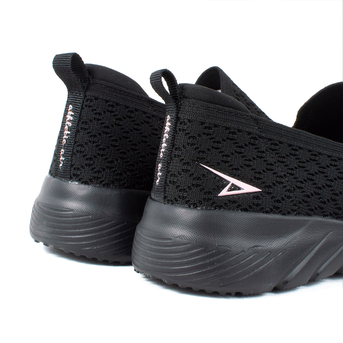 Tenis deportivos color negro texturizado