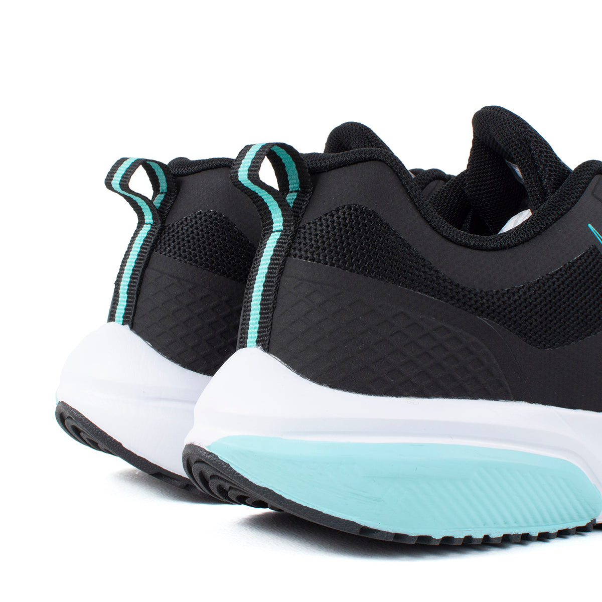 Tenis deportivos color gris oscuro malla tejida