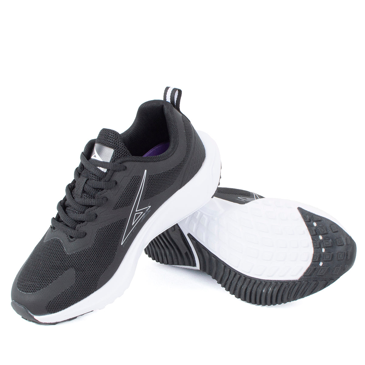 Tenis deportivos color negro malla tejida