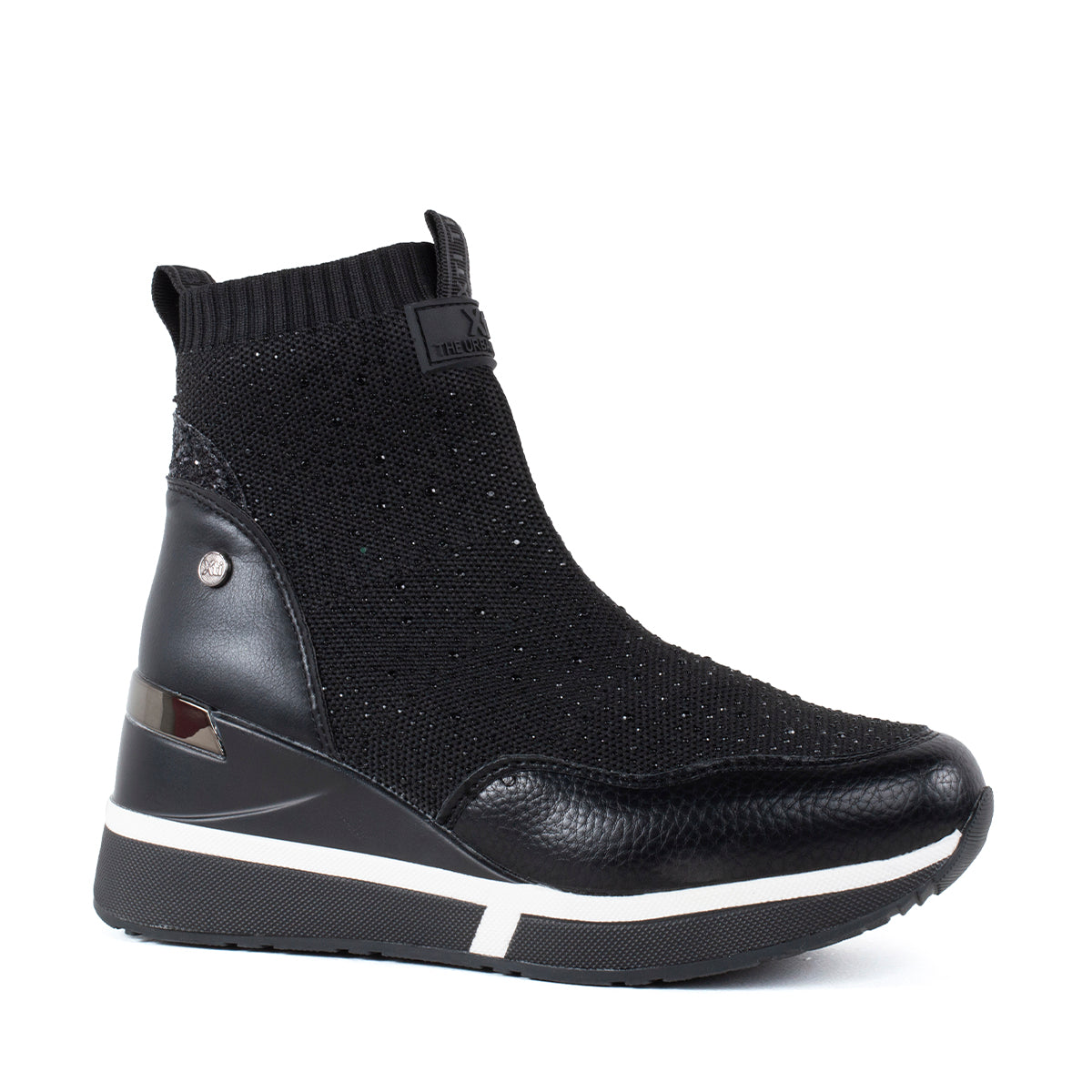 Botines deportivos color negro con plataforma y tejido textil