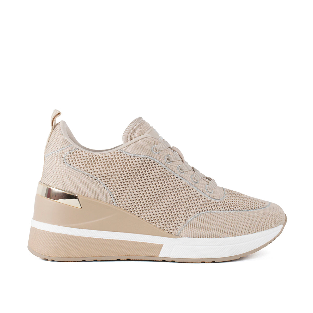 Tenis casuales color beige con malla tejida