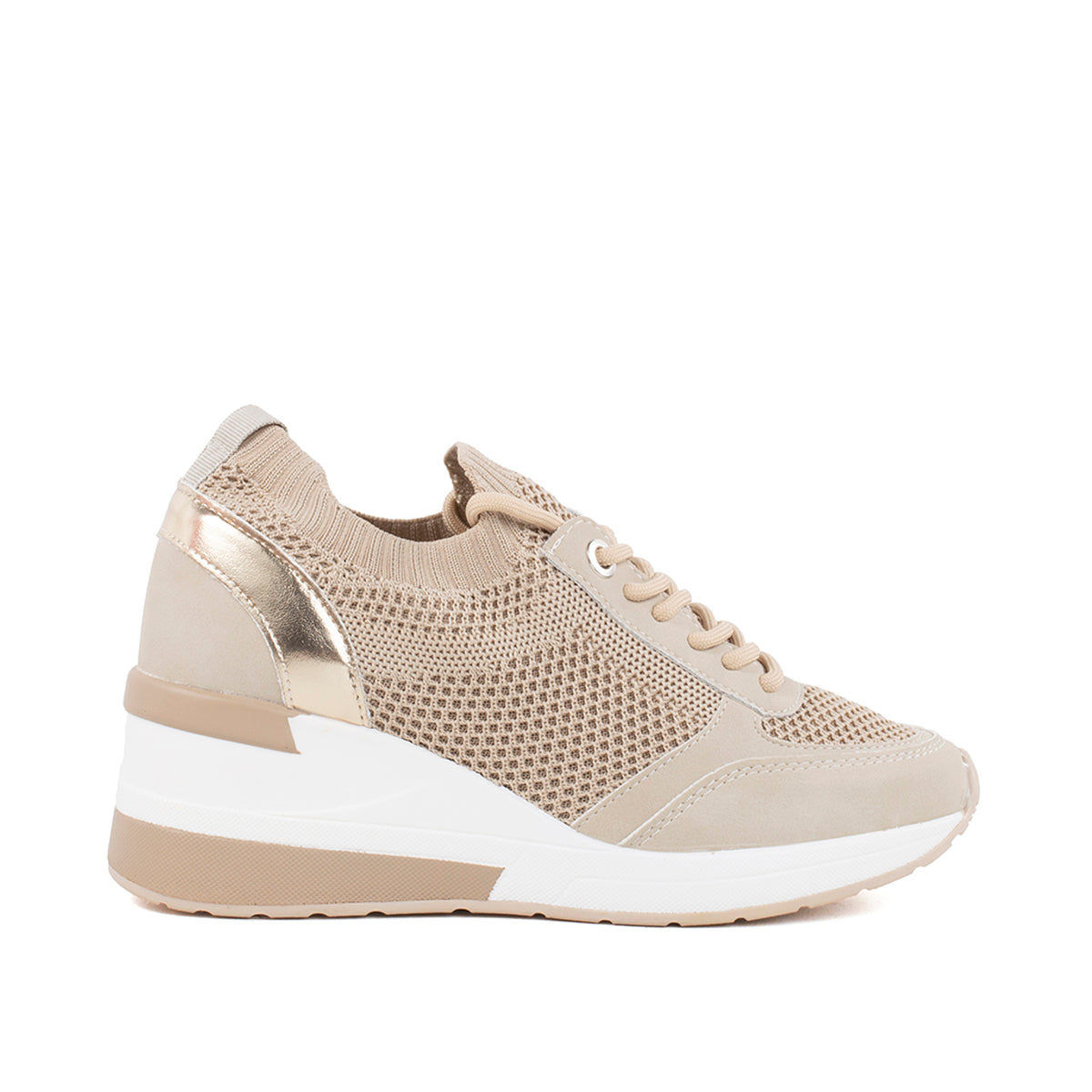 Tenis deportivos color beige malla tejida y con plataforma