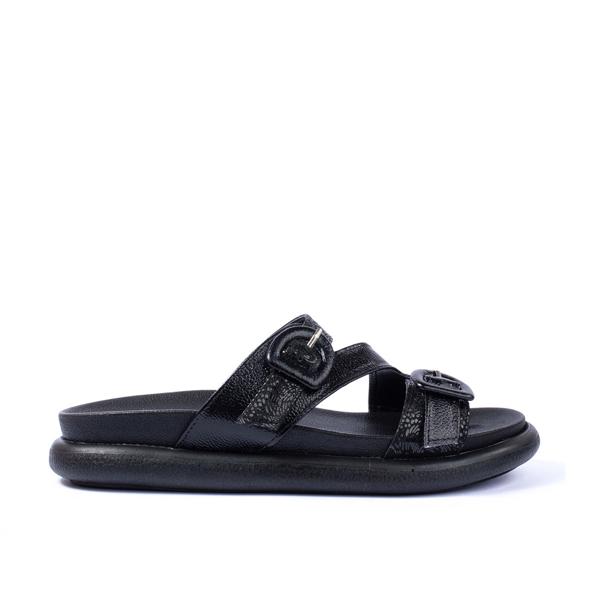 Sandalias planas en cuero color negro con correas ajustables 104072