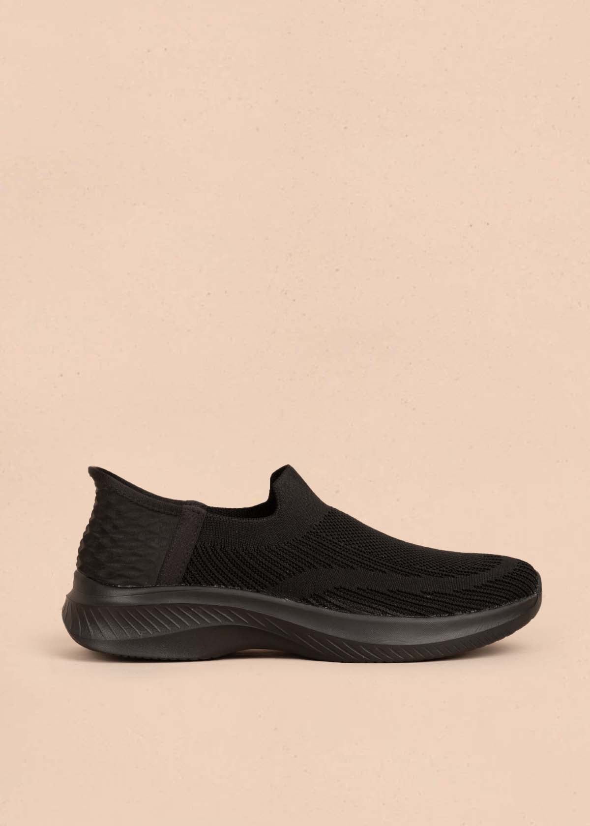 Tenis deportivos color negro con malla tejida 104732