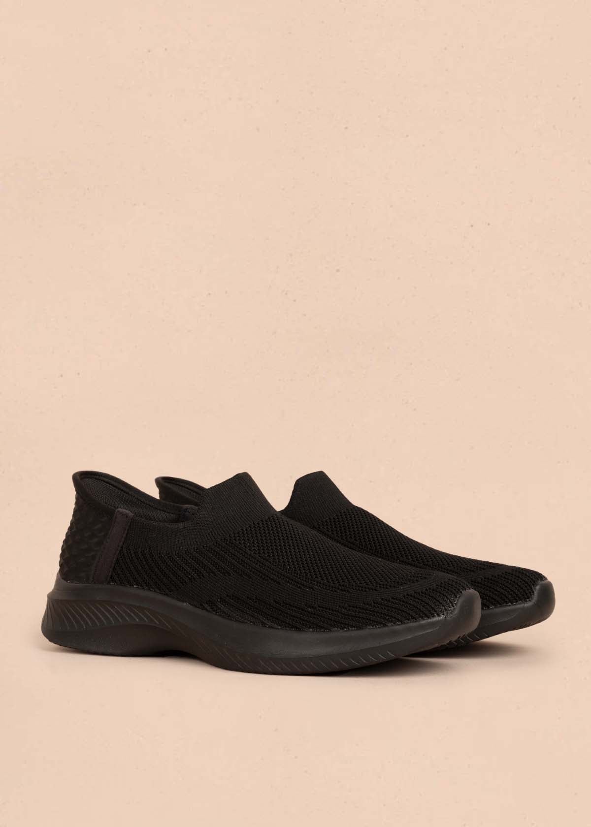 Tenis deportivos color negro con malla tejida 104732