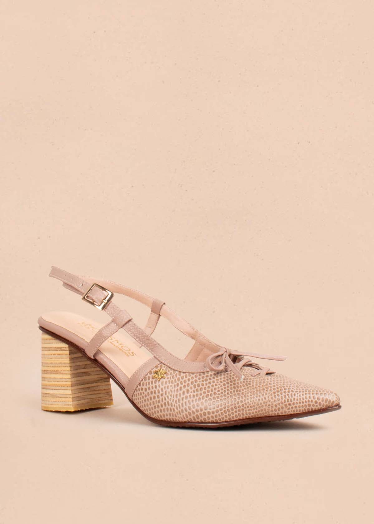 Tacones trabillas en cuero color taupe con folia 105176