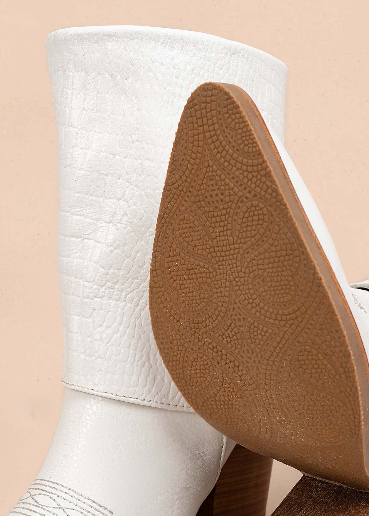 Botas en cuero color blanco con bordado 105277