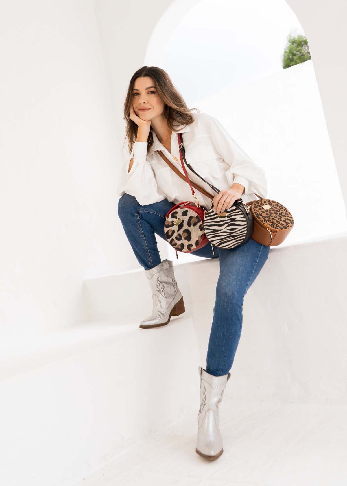 Bolso tipo bandolera en cuero color rojo y cuero con pelo animal print 105312