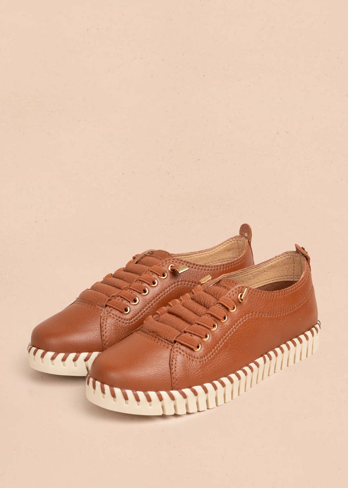Tenis casuales en cuero color marrón 105334