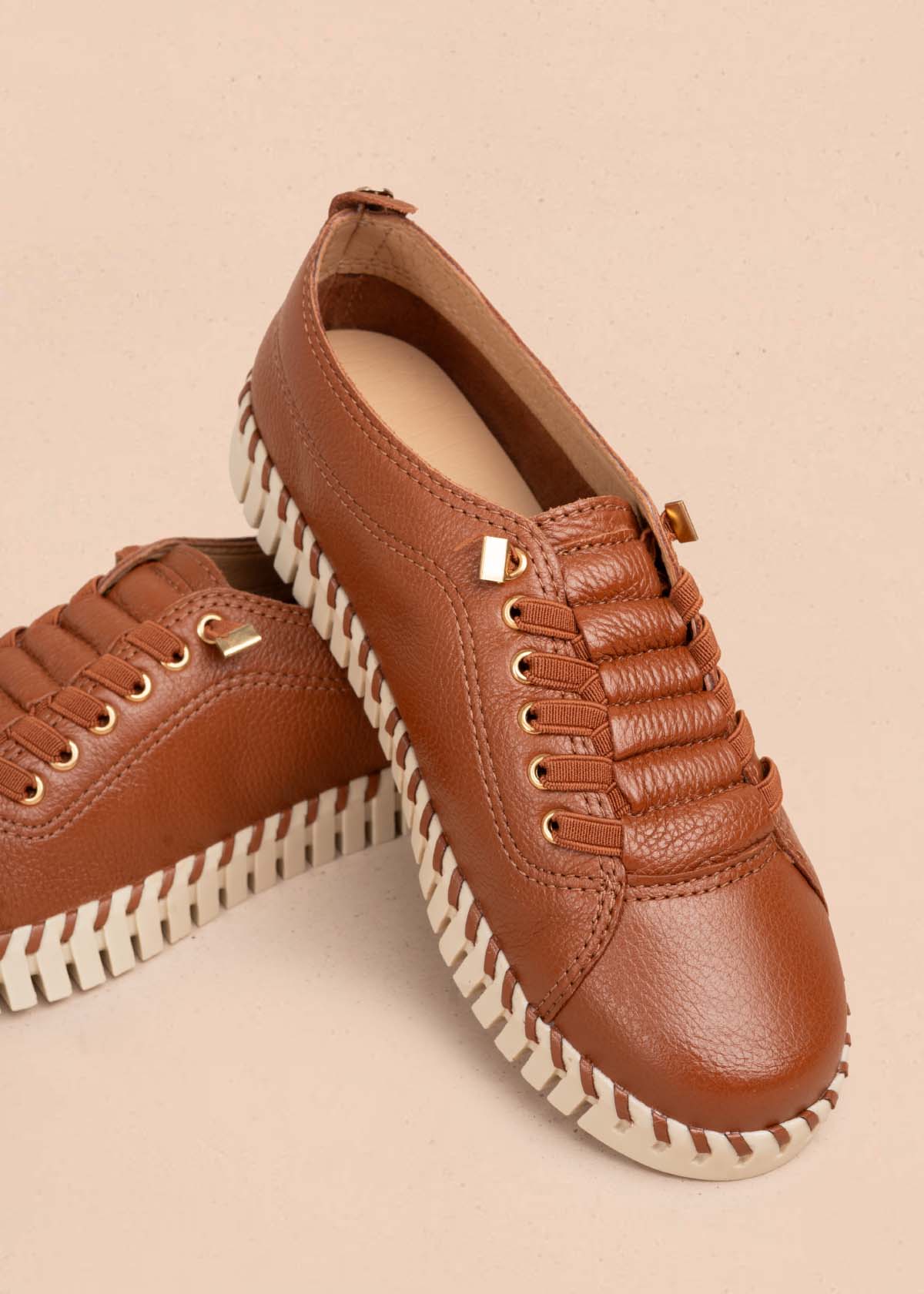 Tenis casuales en cuero color marrón 105334