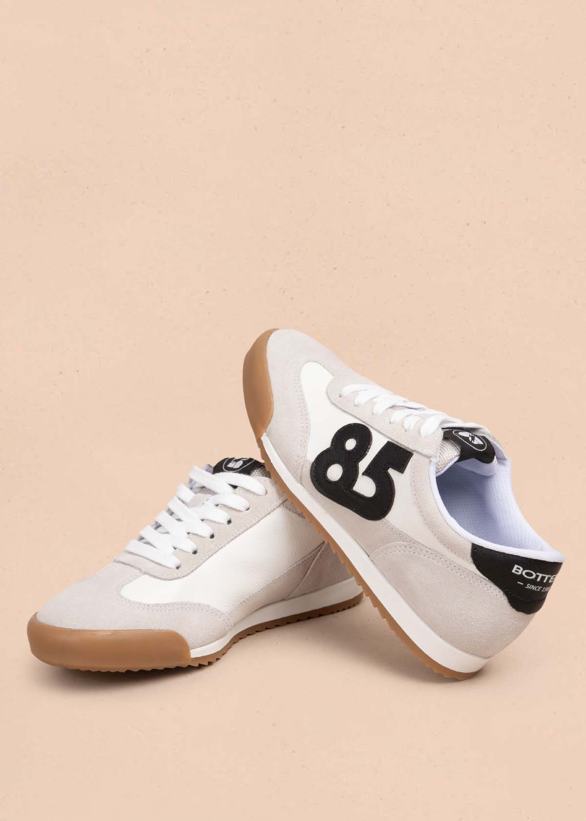 Tenis casuales en cuero color blanco 105336