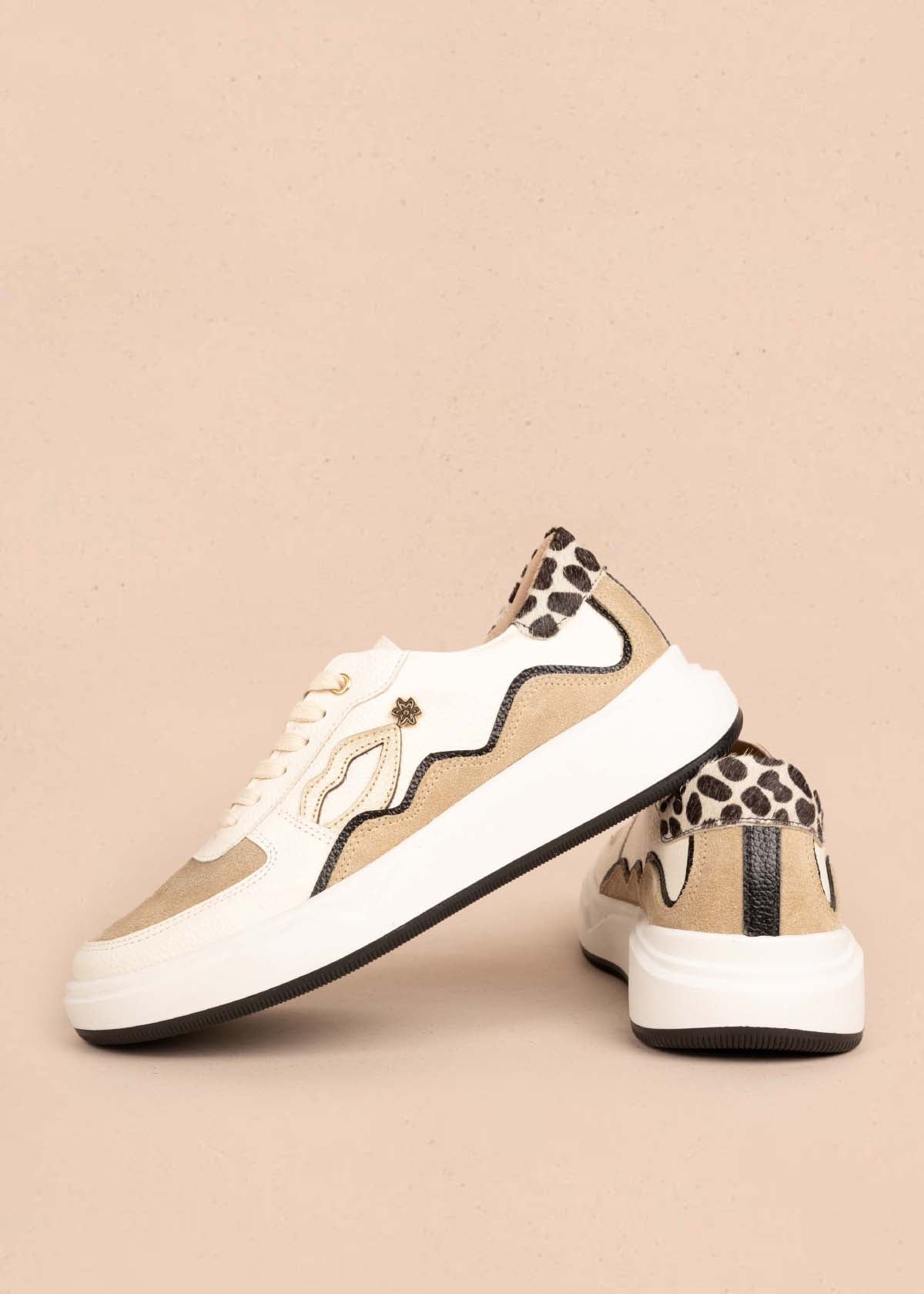 Tenis casuales en cuero color talco 105423