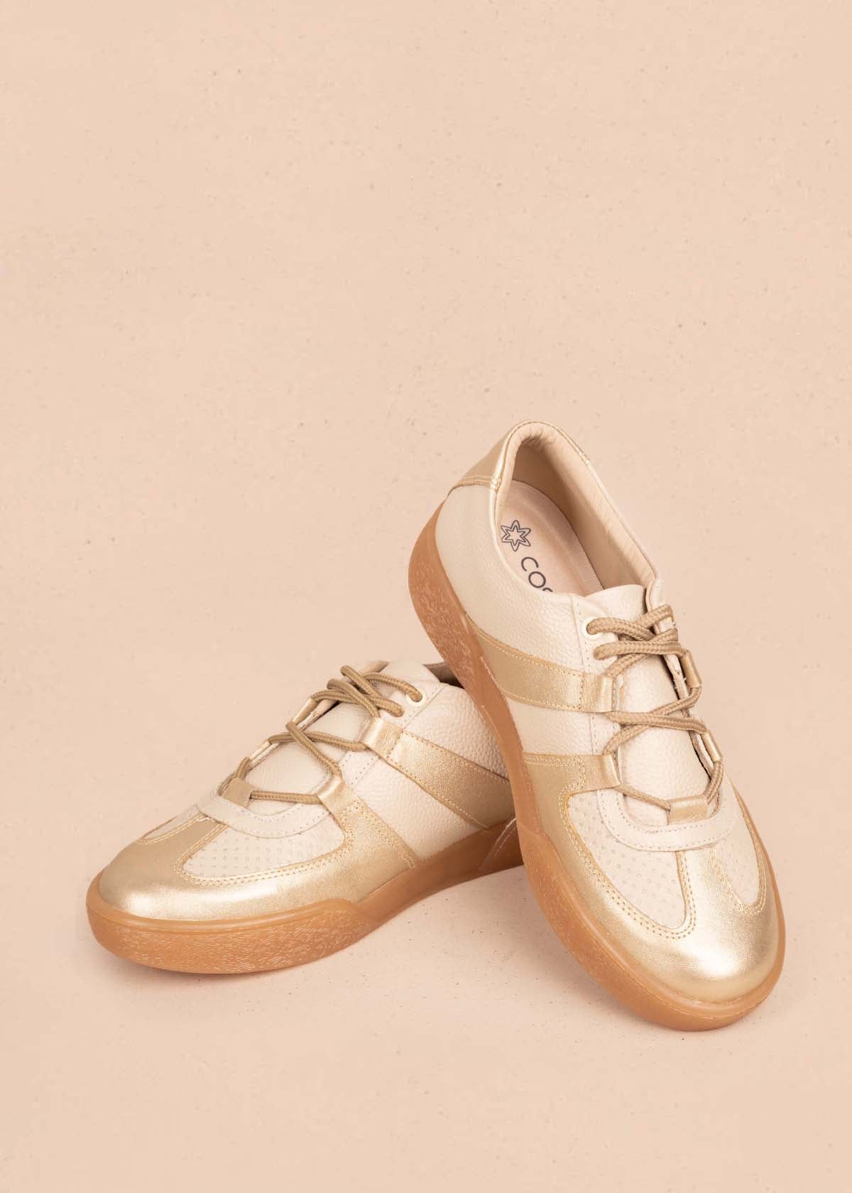 Tenis casuales en cuero color beige 105426