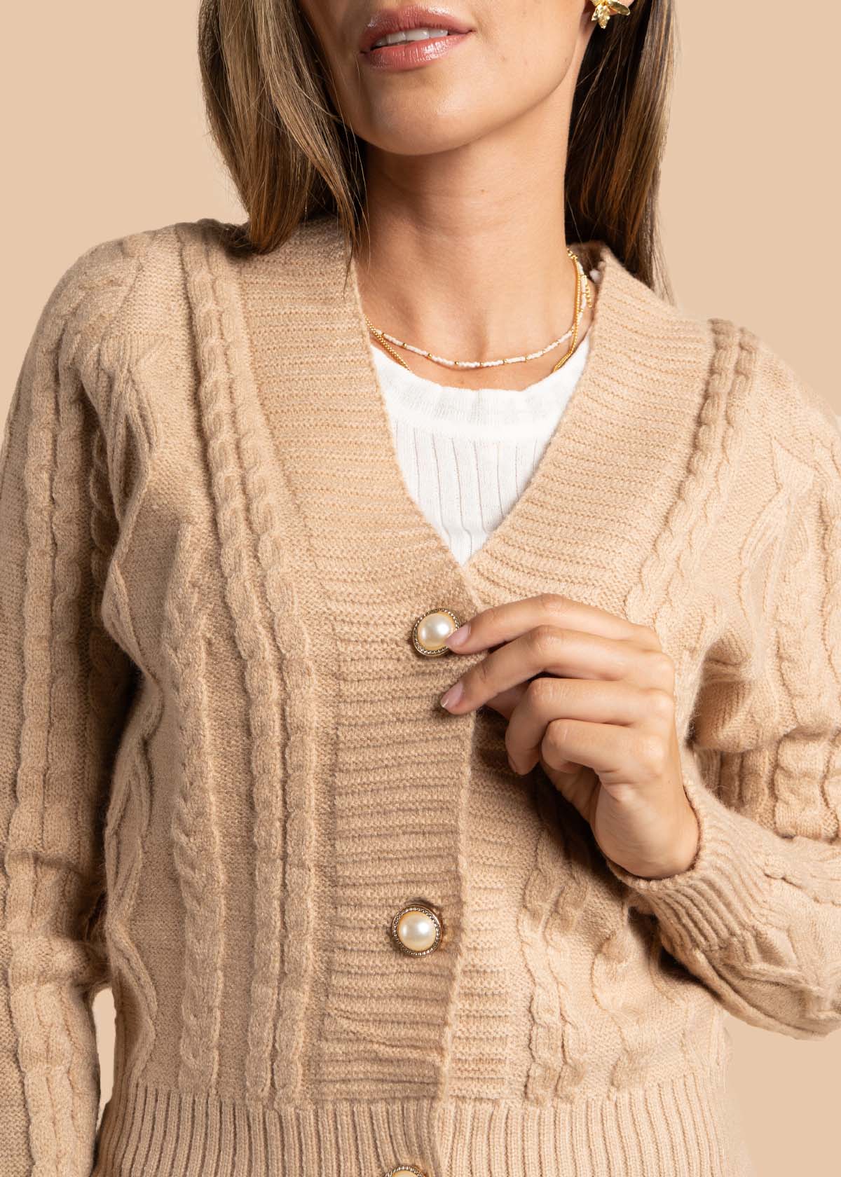 Saco color camel con tejido trenzado 105467