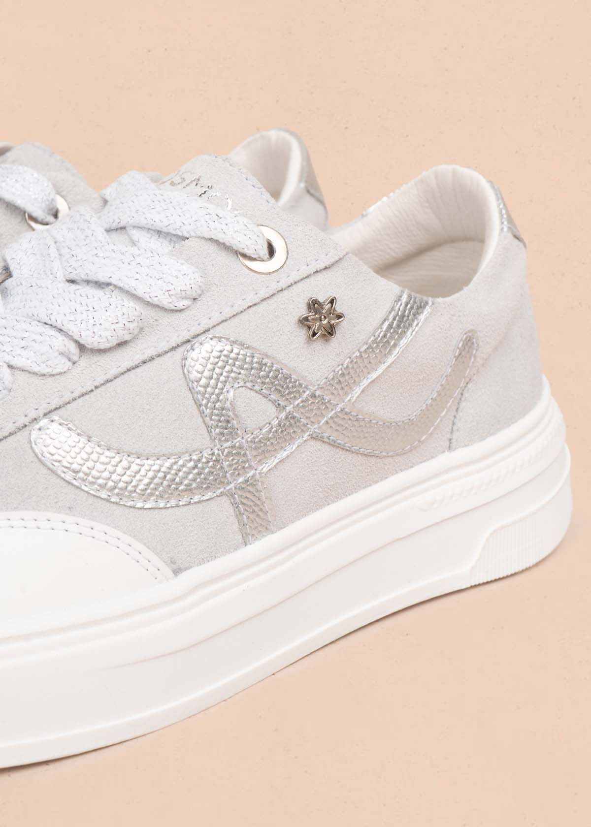 Tenis casuales en cuero color blanco 105490