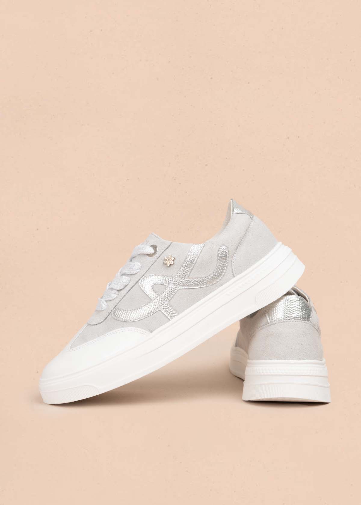 Tenis casuales en cuero color blanco 105490