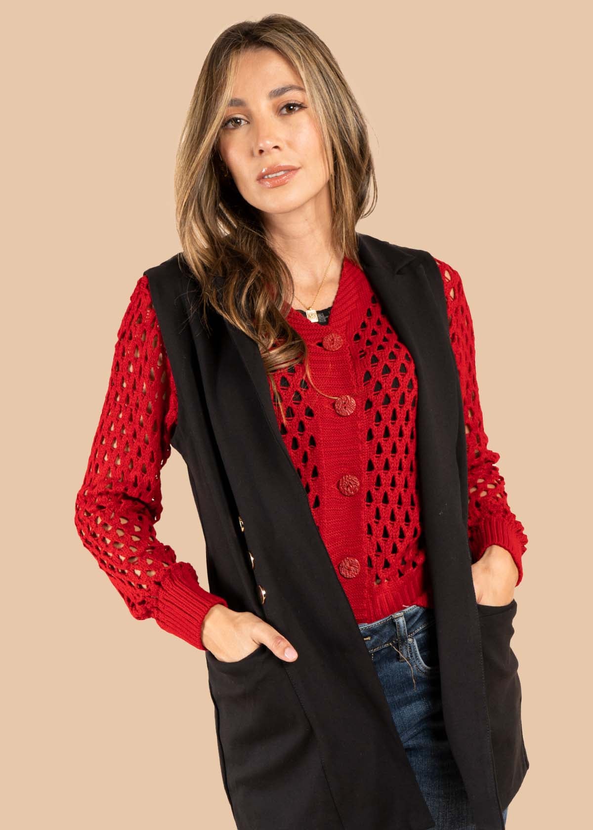 Chaleco color negro con bolsillos 105497