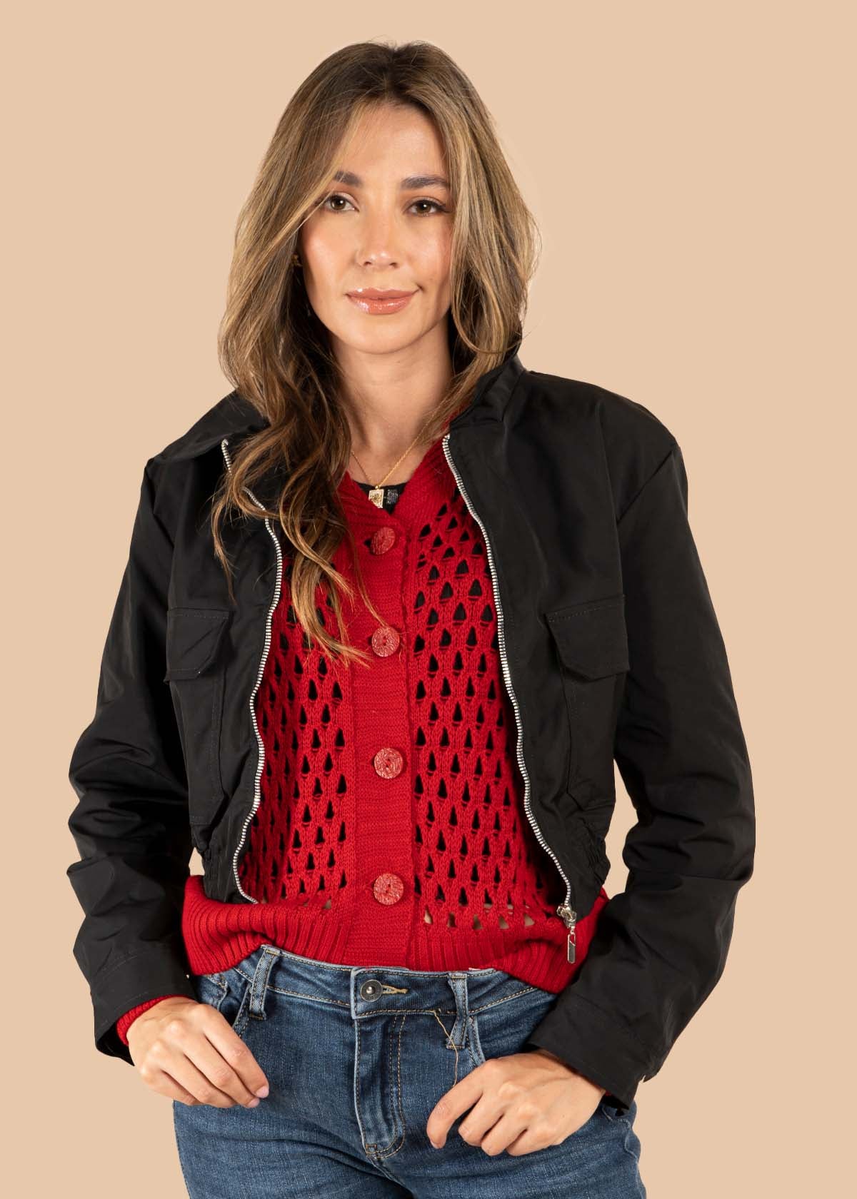 Chaqueta color negro con resorte en cintura 105498