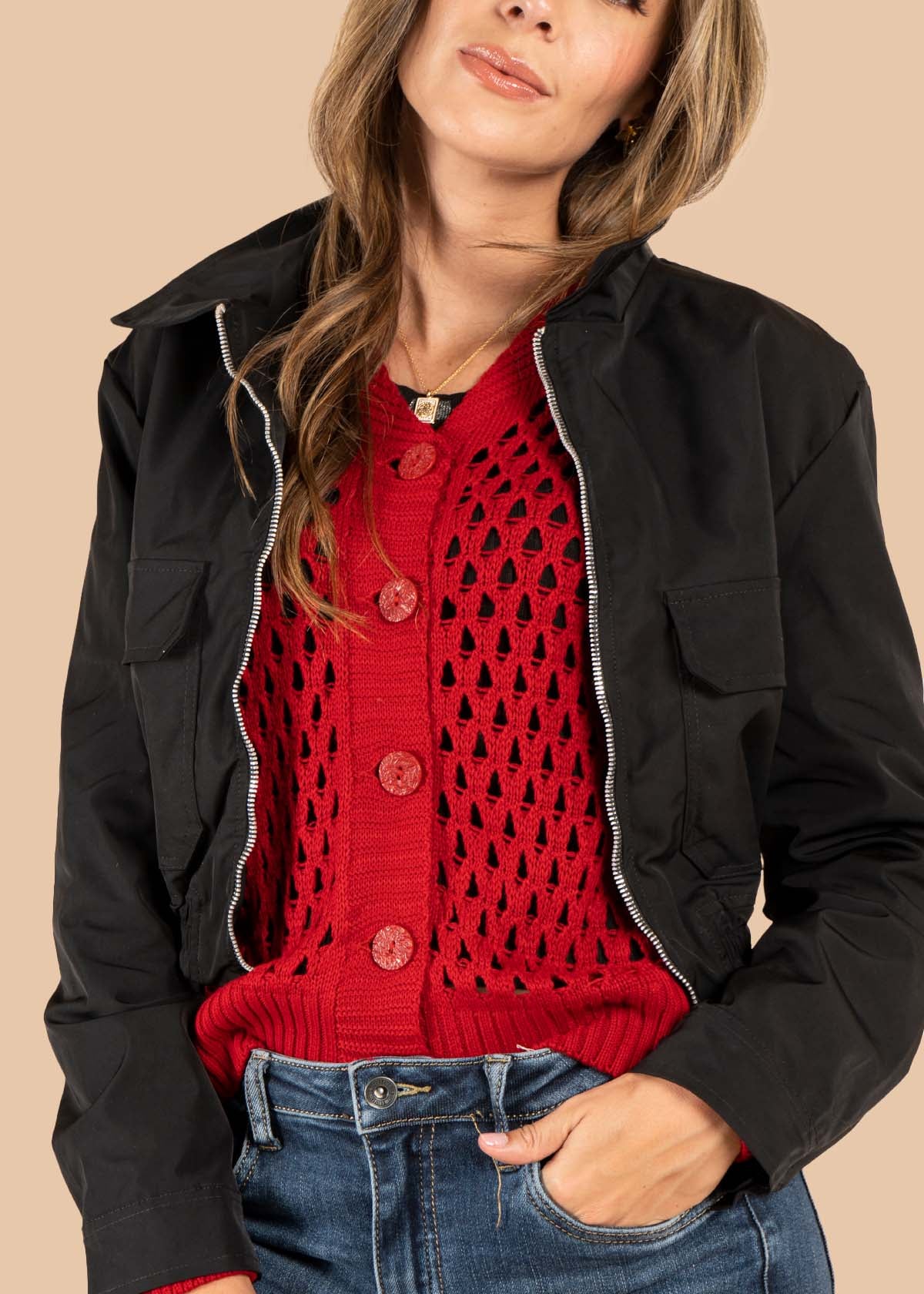 Chaqueta color negro con resorte en cintura 105498