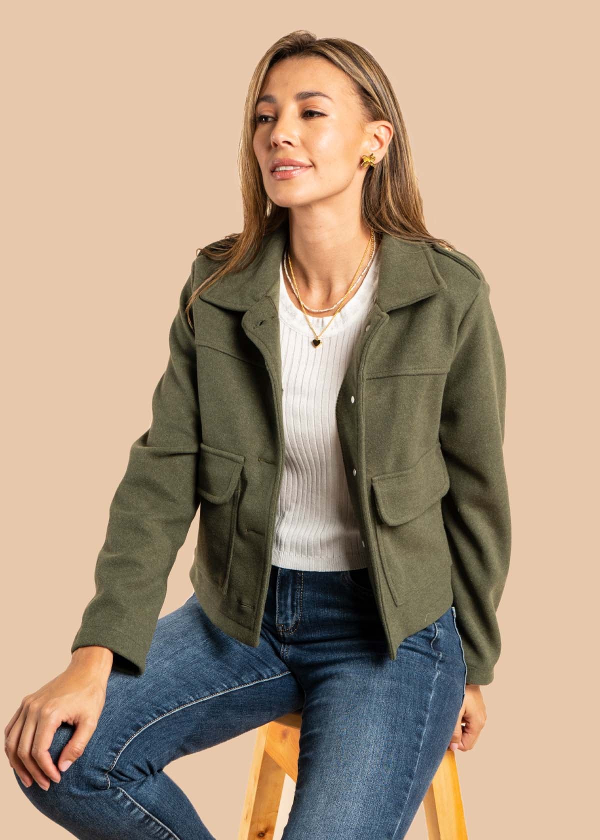 Chaquetas color verde con bolsillos 105501