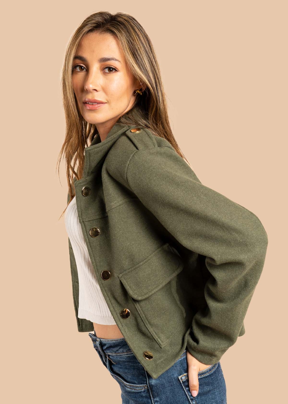 Chaquetas color verde con bolsillos 105501