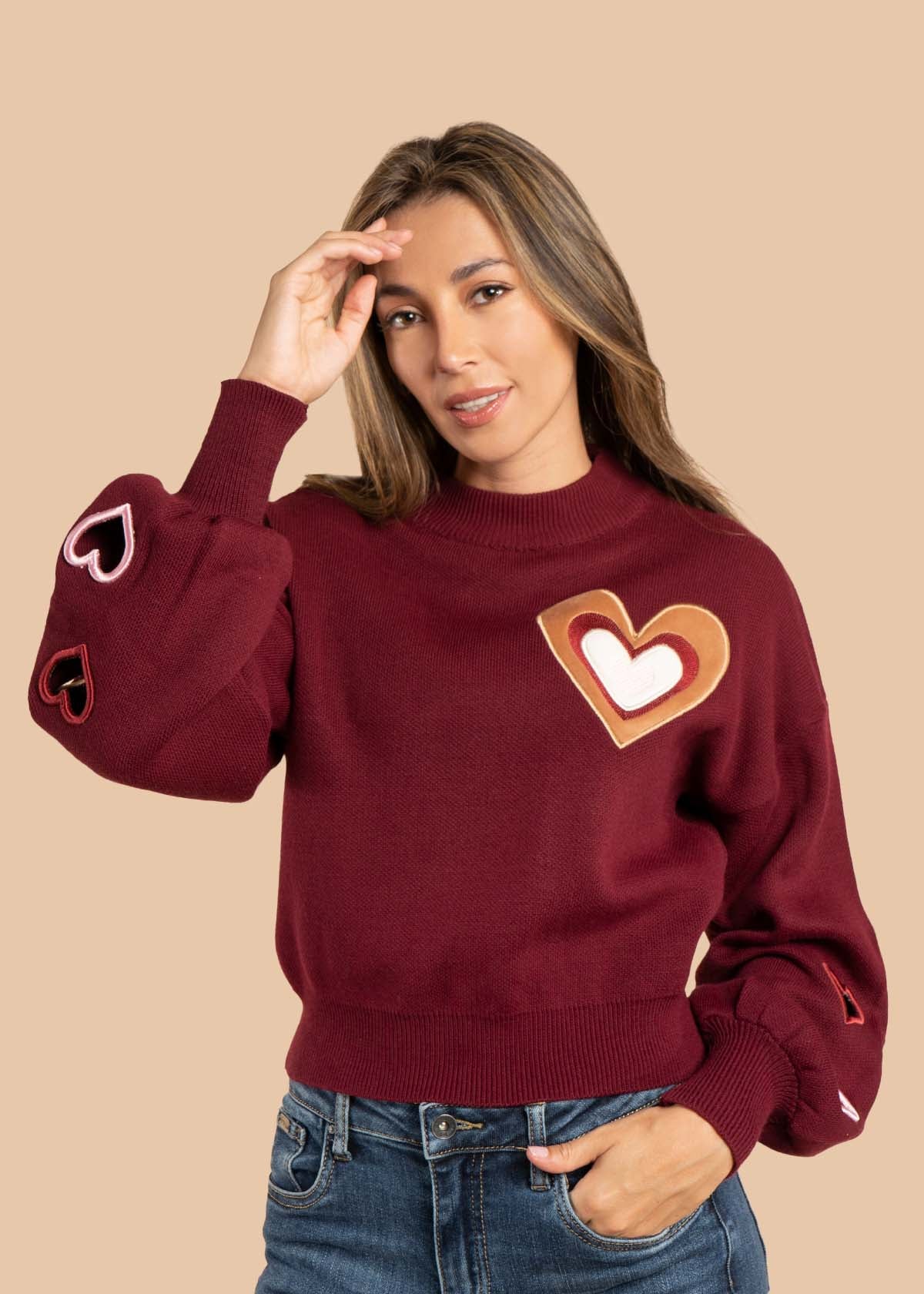 Buzo color vinotinto con corazones 105525