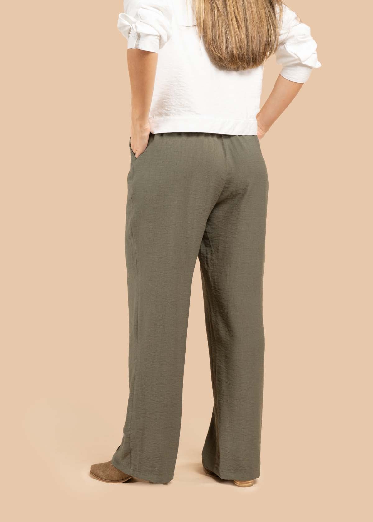 Pantalón color verde con resorte en cintura 105558