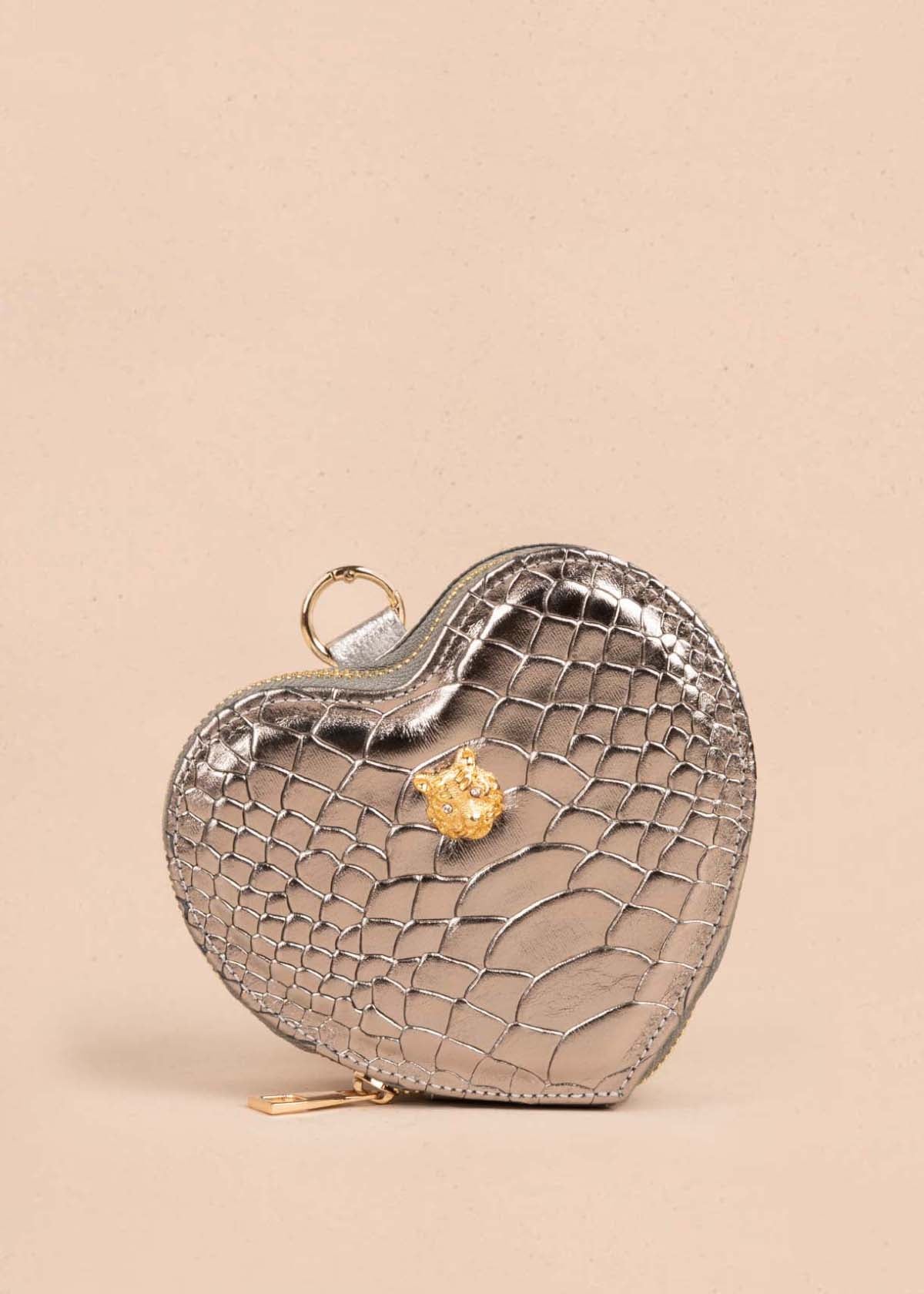Bolso manos libres en cuero con forma de corazón color plomo 105560