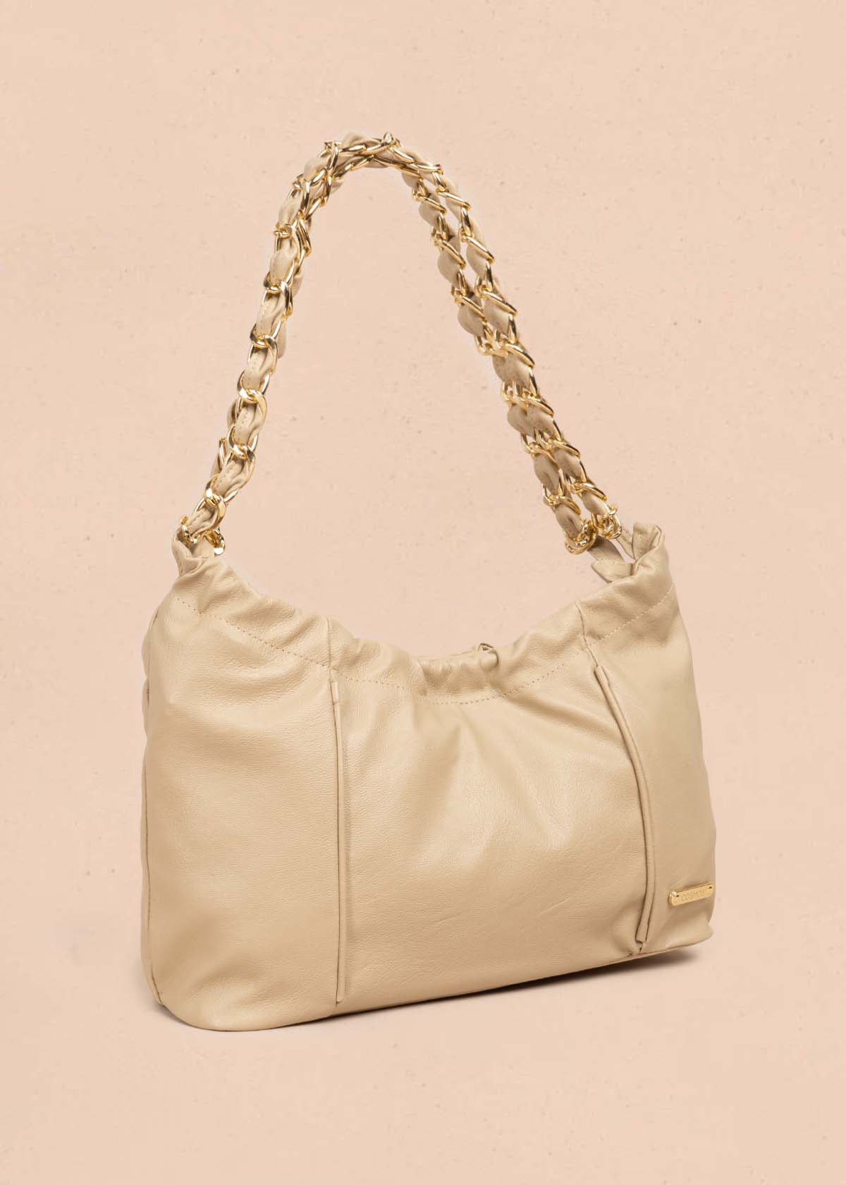 Bolso cartera color beige con cadena 105566