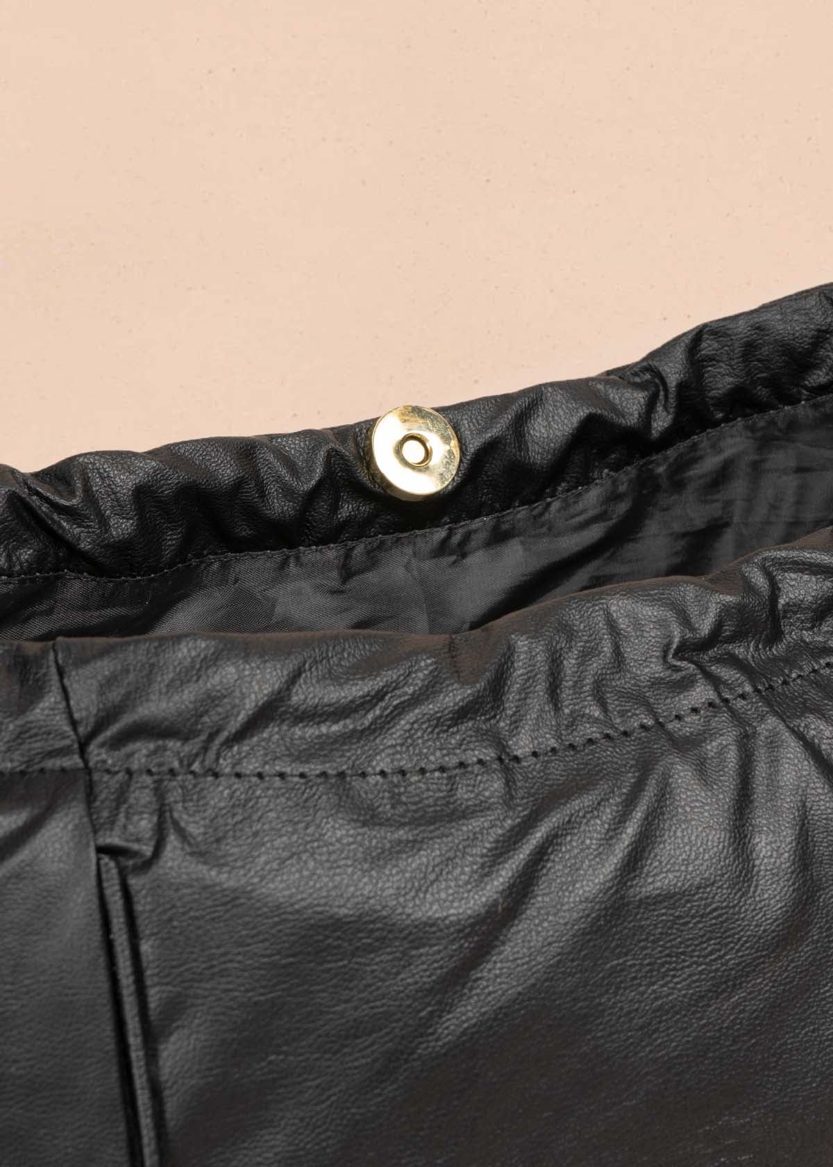 Bolso cartera color negro con cadena 105566