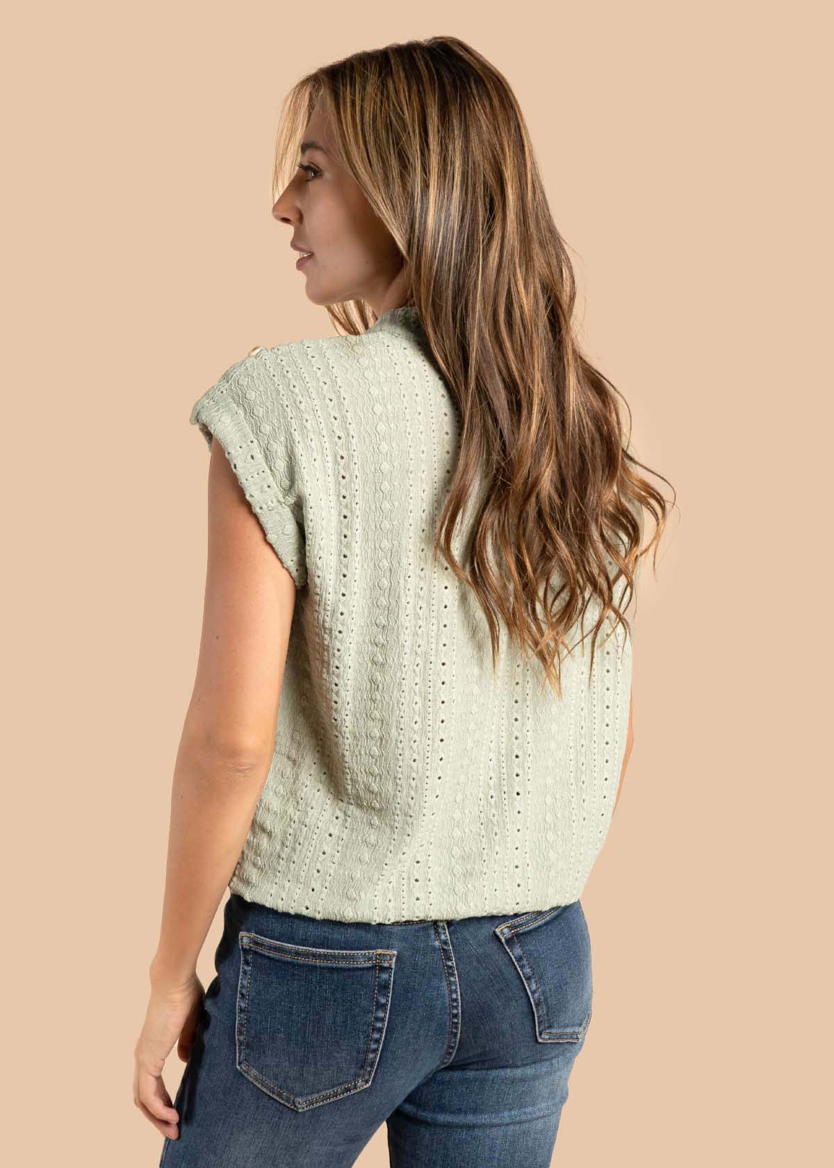 Blusa color verde con ojalillo 105603